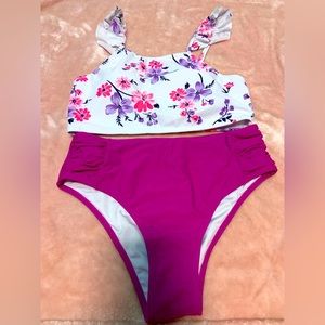 NWOT Beachsissi fuscia/floral bikini size M